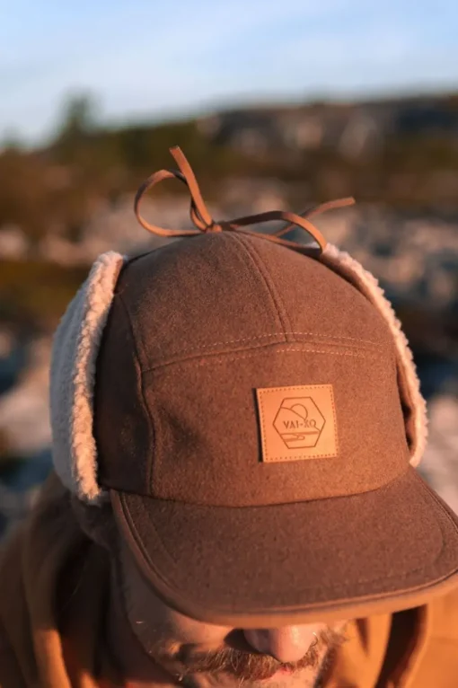 Vai-ko Kultakero earflap lippis